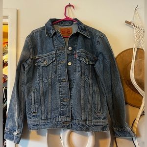 LIKE NEW ⭐️ Levi’s Strauss Denim Blue Jean Jacket